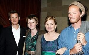 Calla Louise Mapel with her siblings